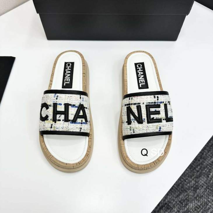 Picture of Chanel Slippers _SKUChanelsz35-40SD03073134